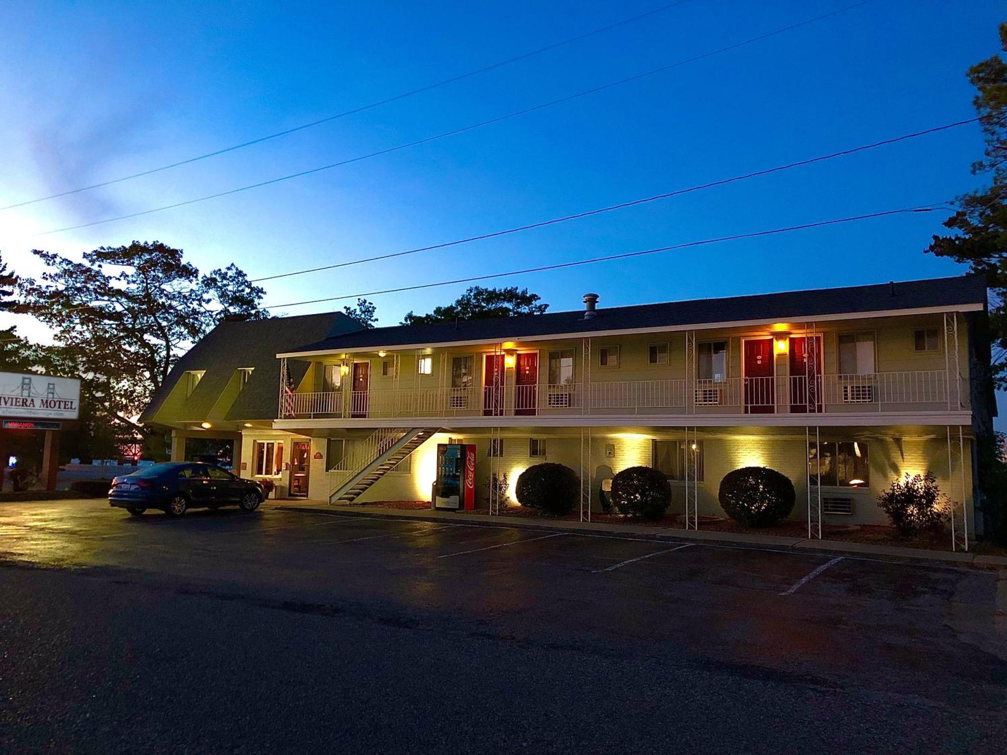 Riviera Motel